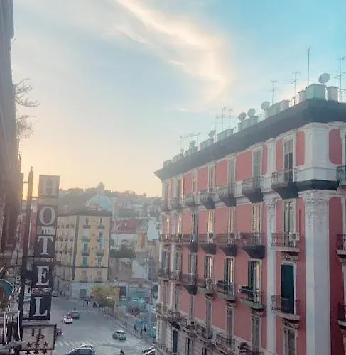 Alojamento de Acomodação e Pequeno-almoço B&B Level Up Nápoles